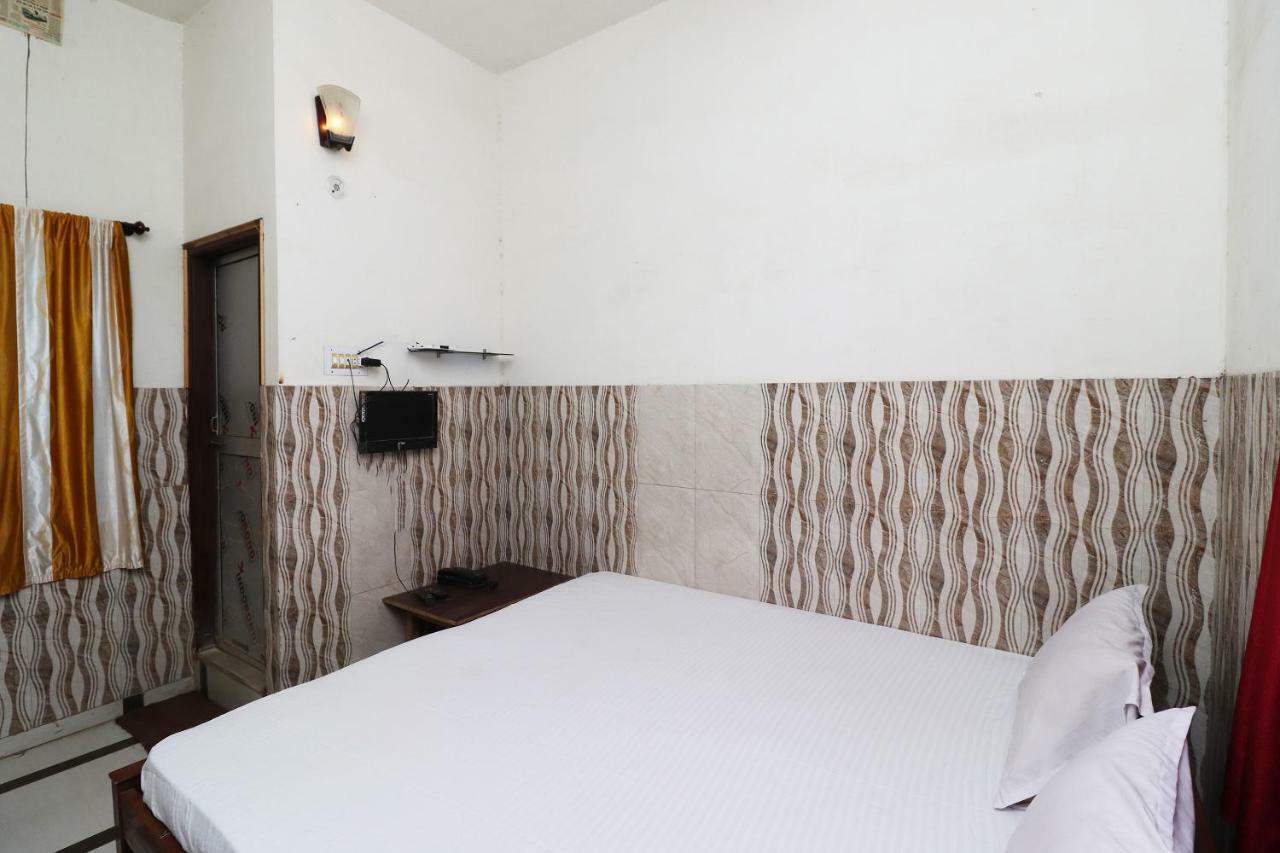 Hotel Vijay Rajgir Bagian luar foto